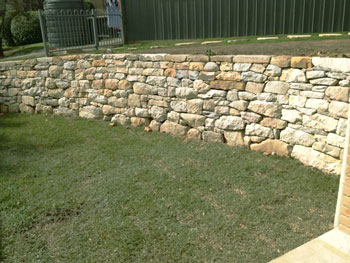 Sandstone retaining wall